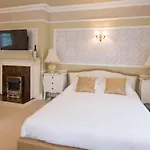 Rydal Lodge *